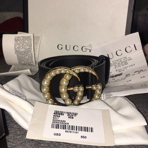 *Authentic*Gucci Double G with pearl effect studs